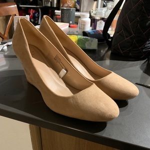 NEW nude wedges
